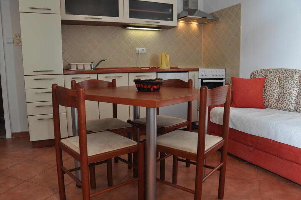 Apartments Miana ติวัต ภายนอก รูปภาพ