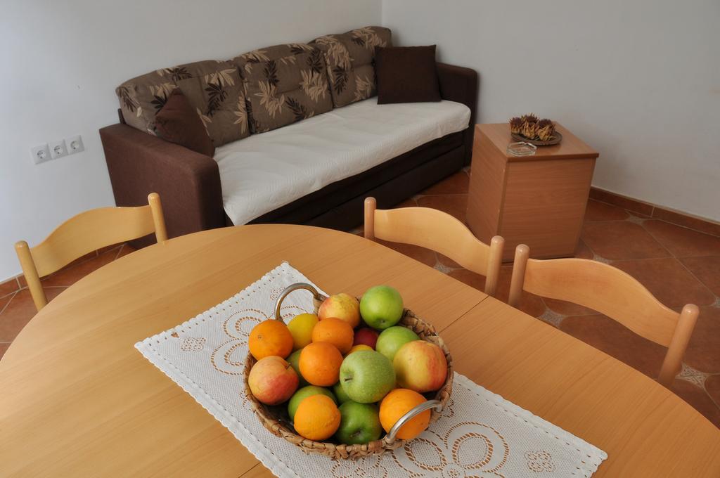 Apartments Miana ติวัต ภายนอก รูปภาพ